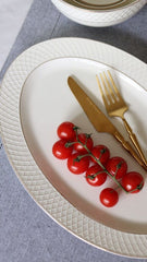 Wilmax Ovales Porzellan-Servierplatte mit Goldrand, 35 x 25 cm, WL-880102117/A