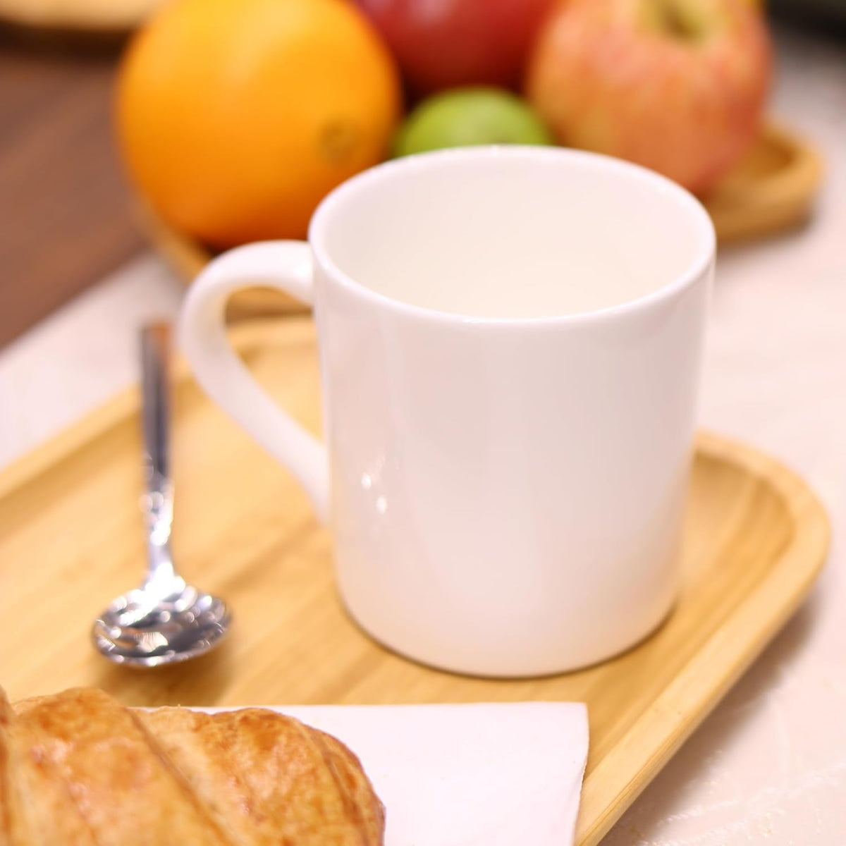 Wilmax Servierset 4-teilig mit Bambustellern 17,5 cm und Porzellanbechern 350 ml