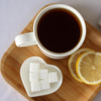Wilmax Servierset 4-teilig mit Bambustellern 17,5 cm und Porzellanbechern 470 ml