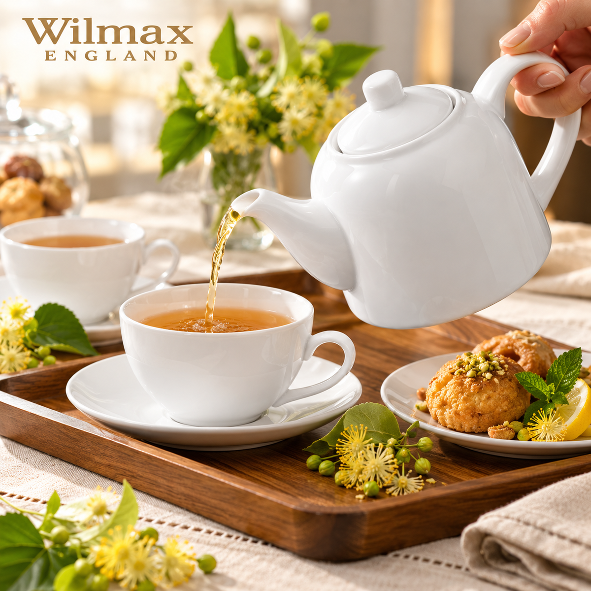 Wilmax Kaffee- und Teekanne mit integriertem Ausgusssieb 500 ml Weiß aus Porzellan