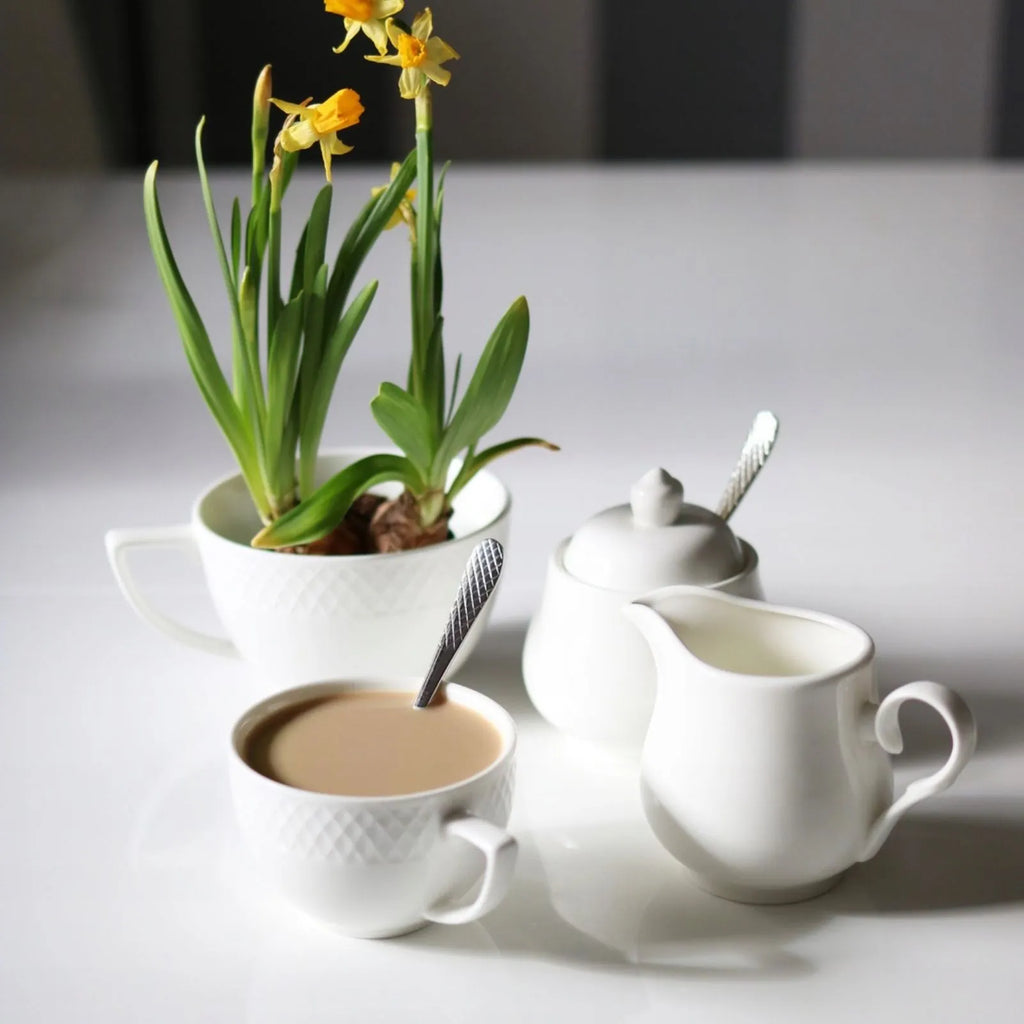 Wilmax Tasse mit Untertasse 240 ml Weiß aus Porzellan