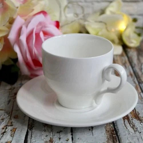 Wilmax Tasse mit Untertasse 220 ml Weiß aus Porzellan