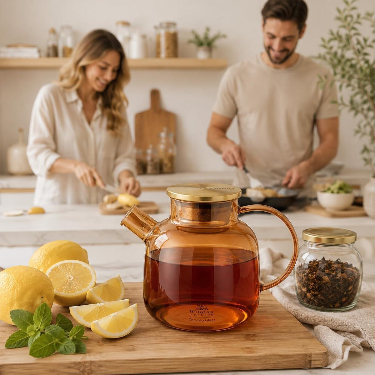 Wilmax Teekanne 1200 ml mit Federfilter und mit Edelstahldeckel Gold aus Thermoglas