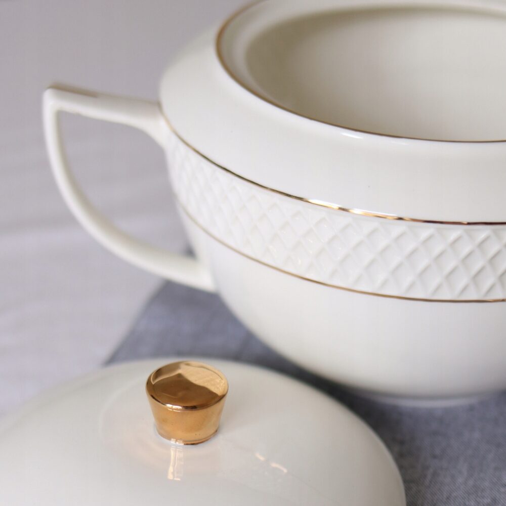 Wilmax Suppenterrine mit Deckel 2800 ml Weiß mit Golddekor aus Porzellan